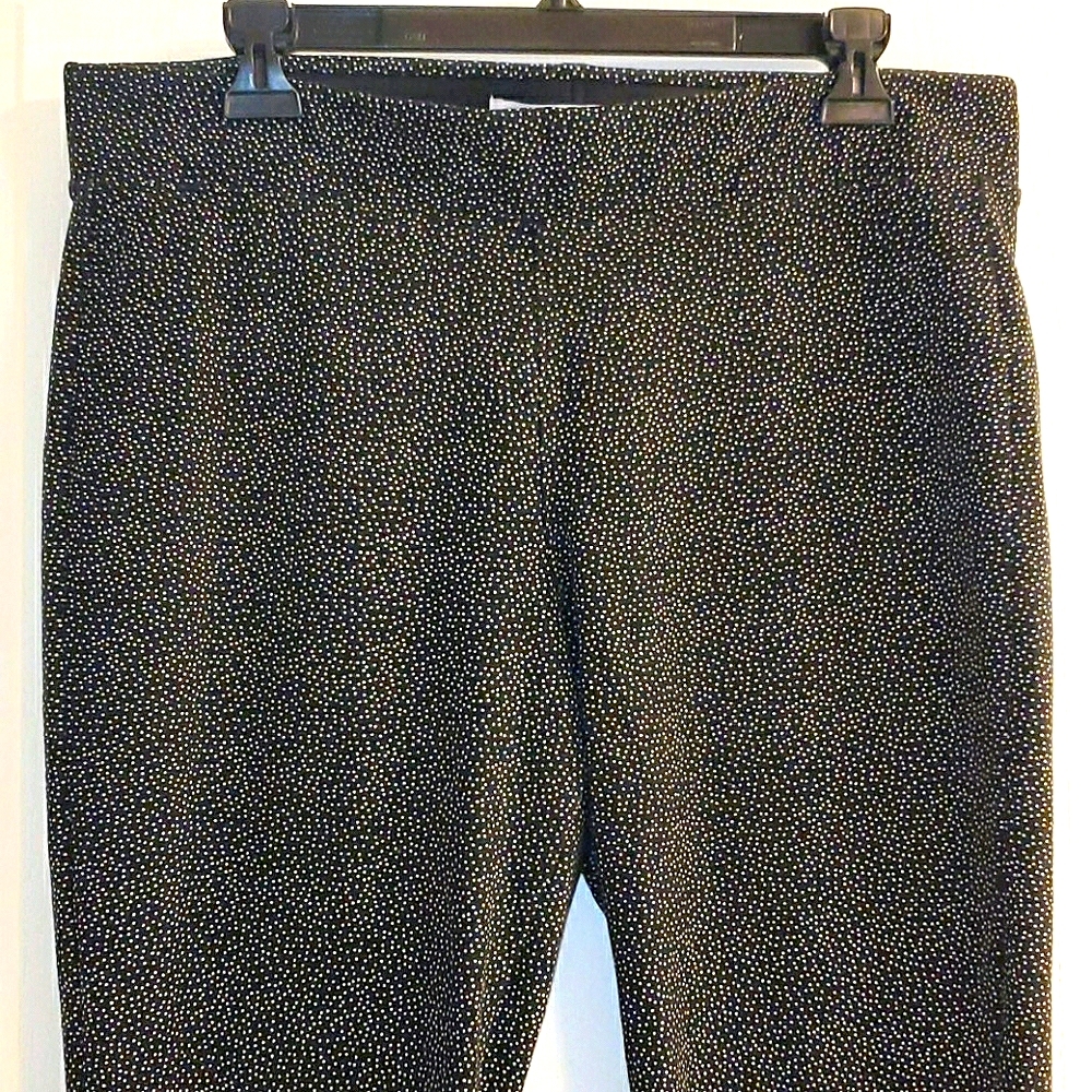 OLD NAVY Polka Dots Leggings in Black White EUC